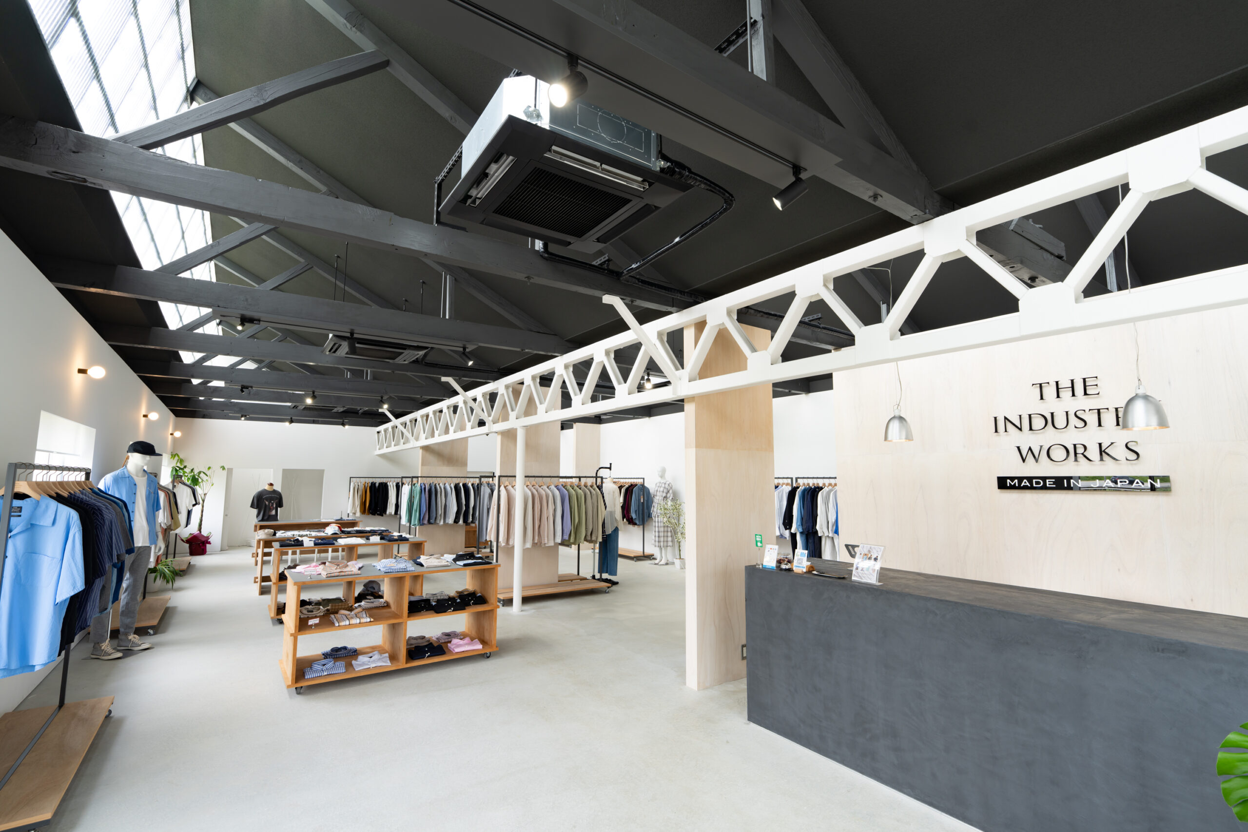 株式会社excellence｜THE INDUSTRY WORKS