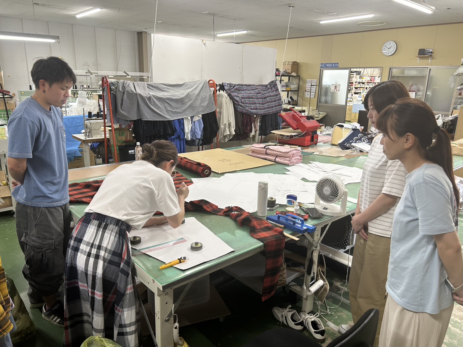 好きな生地と、好きなかたちで。カスタムシャツ体験